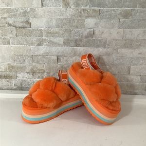 Ugh knotted slippers with logo strap